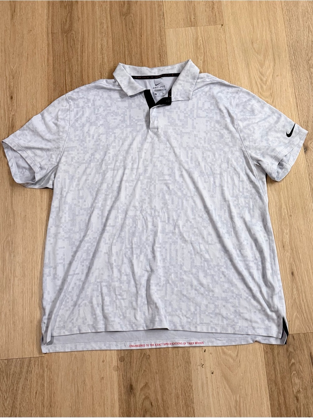 Nike Tiger Woods Men’s White Dri-FIT Golf Polo Shirt White Gray size XXL Rare